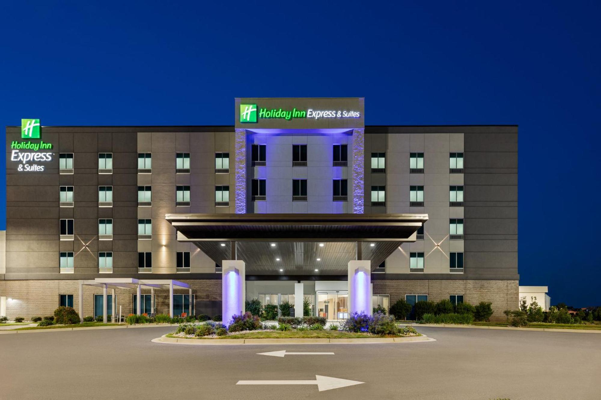 Holiday Inn Express & Suites - Dalton - Walnut Ave By Ihg Exterior photo