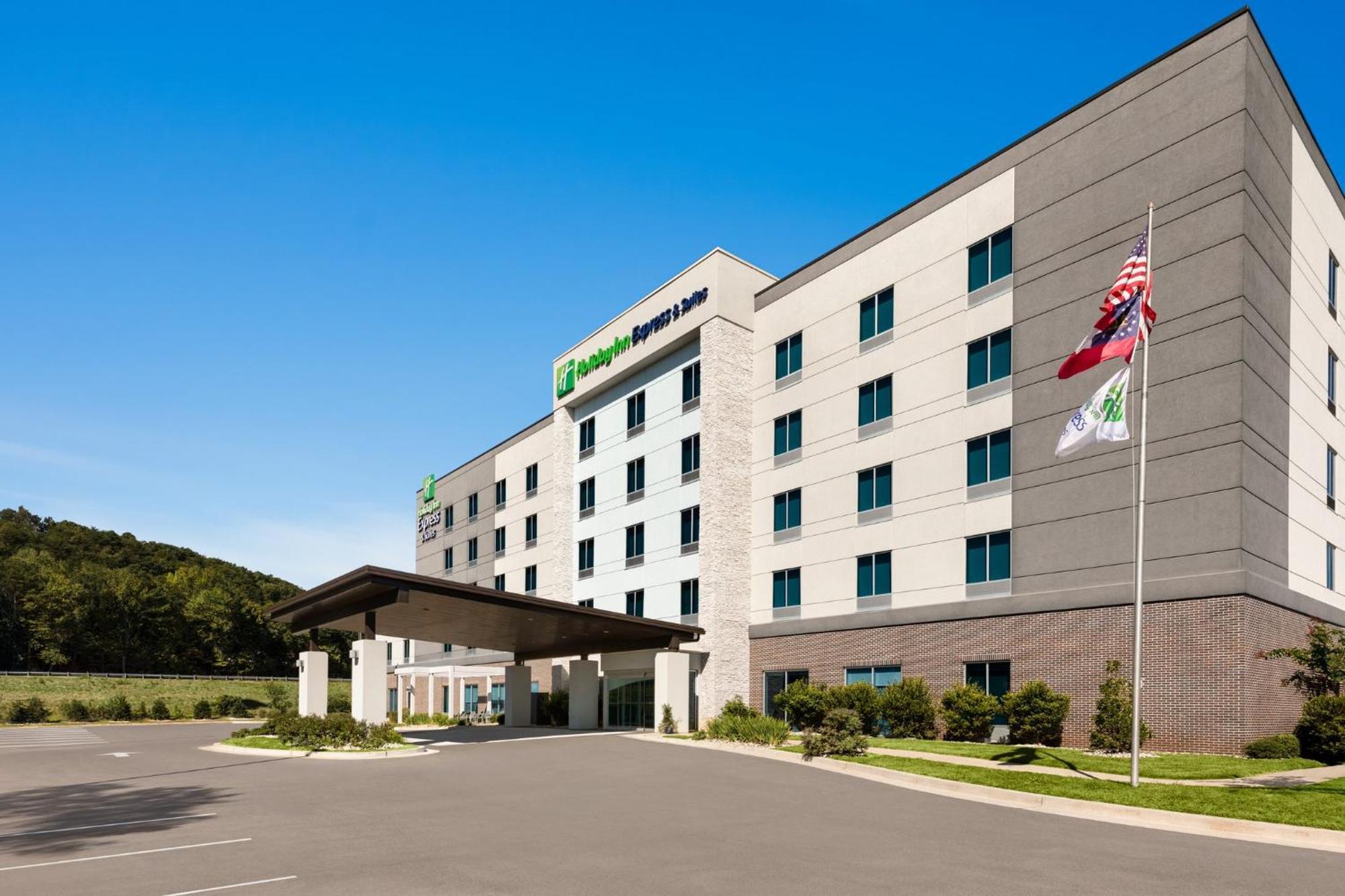 Holiday Inn Express & Suites - Dalton - Walnut Ave By Ihg Exterior photo